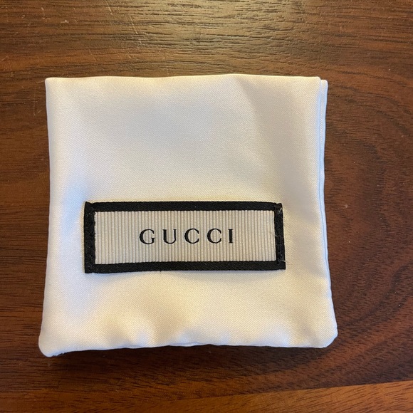 Real GUCCI TRADEMARK NECKLACE WITH HEART PENDANT (silver). - Picture 5 of 5